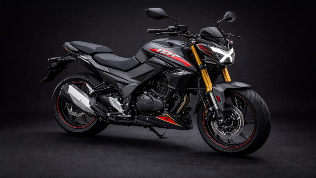 Hero Xtreme 160R 4V studio photo in Matt Shadow Grey colour