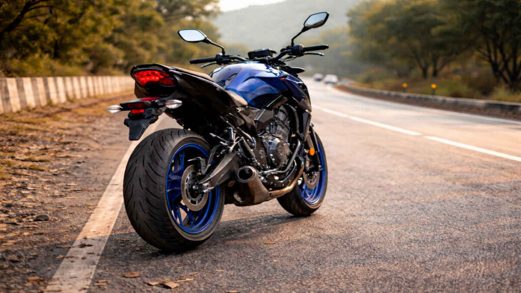 Yamaha MT-07 rear view on an Indian road without number plate